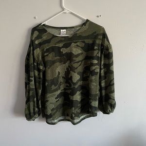 Moda green shirt